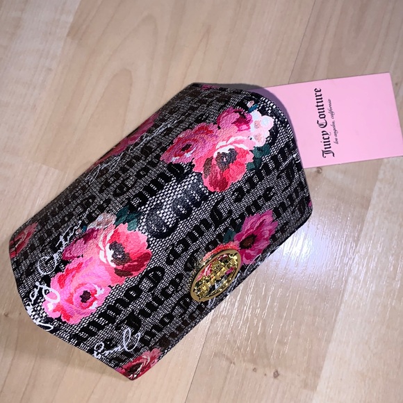 JUICY COUTURE PETAL STATUS Crown Fits Flap Compact Wallet - Picture 2 of 4